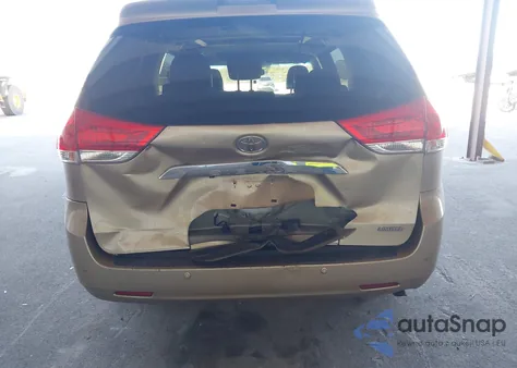 2011 Toyota Sienna Limited V6 z USA, uszkodzony, nr VIN 5TDYK3DC4BS016608